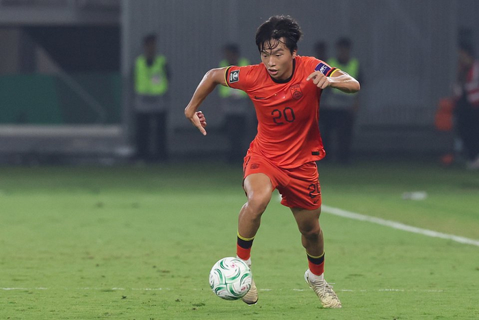 22岁国足新星李镇全成中超焦点：锁死浙江400万欧