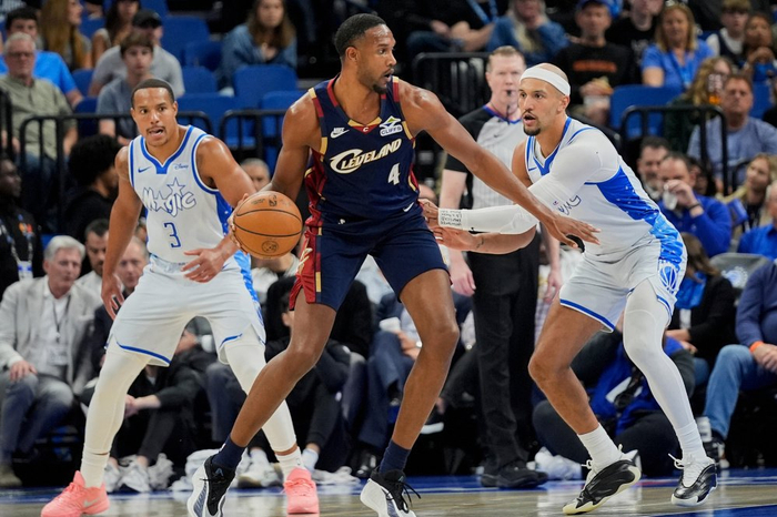 25日NBA前瞻：哈登领衔骑士力争翻盘魔术 将对决
